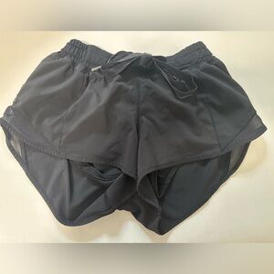 Lululemon short Hotty Hot Size 2 Black